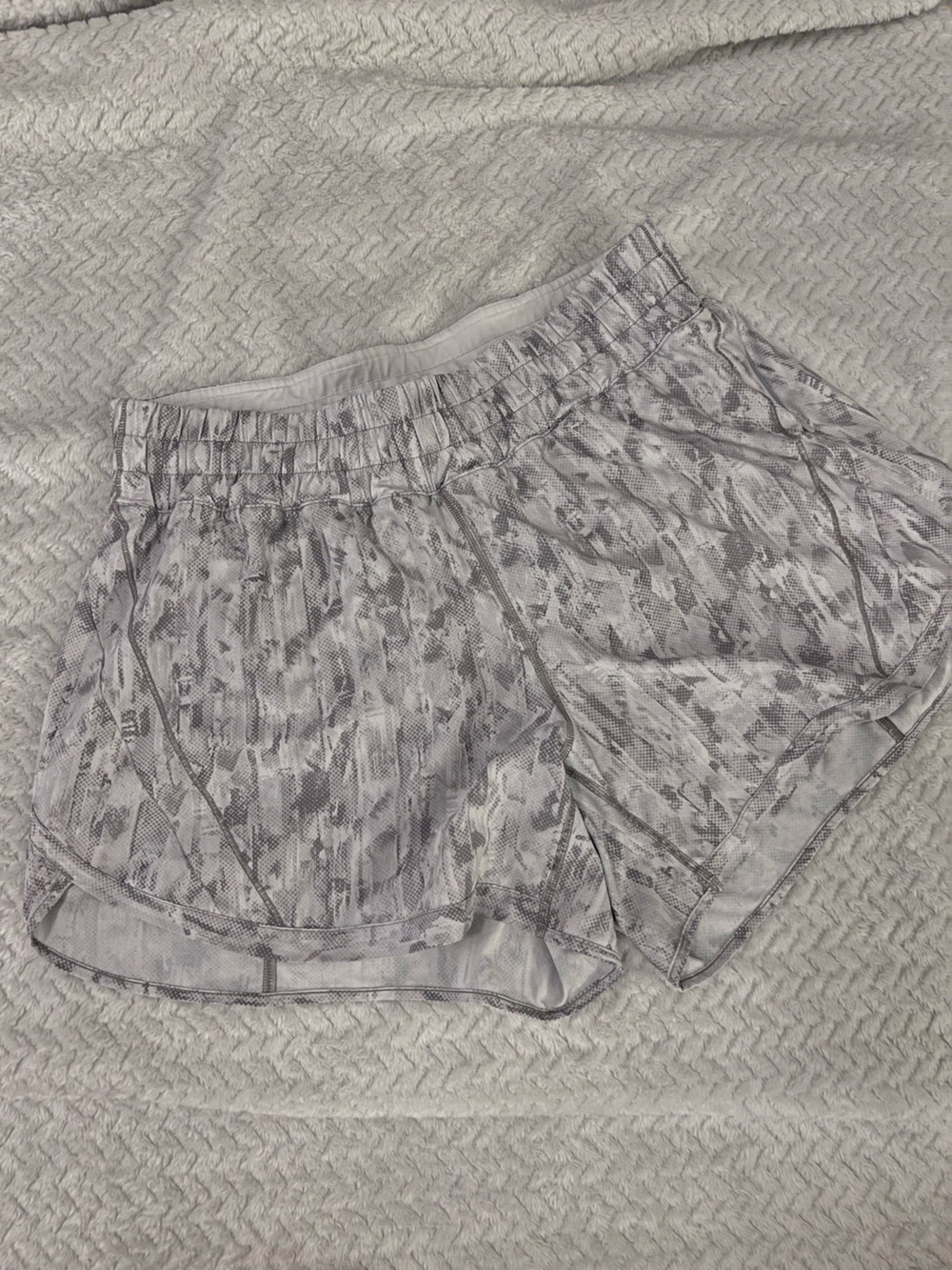 lululemon Tracker V Shorts Gray and Snakeskin Running
